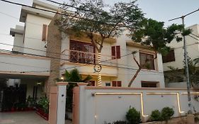 Hotel Island Clifton